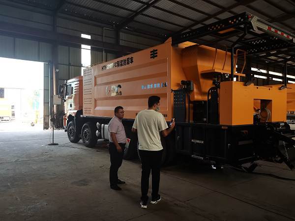 slurry sealer vehicle is exported to the Philippines _1